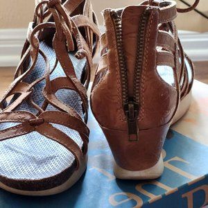 Otot Nomadic Hickory Sandals